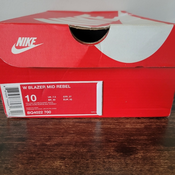 Women's size 10 Nike Blazer Mid Rebel sneakers - Picture 6 of 6